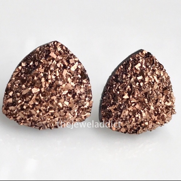 3 for 15🎀bronze/copper Druzy triangle studs - Picture 3 of 7